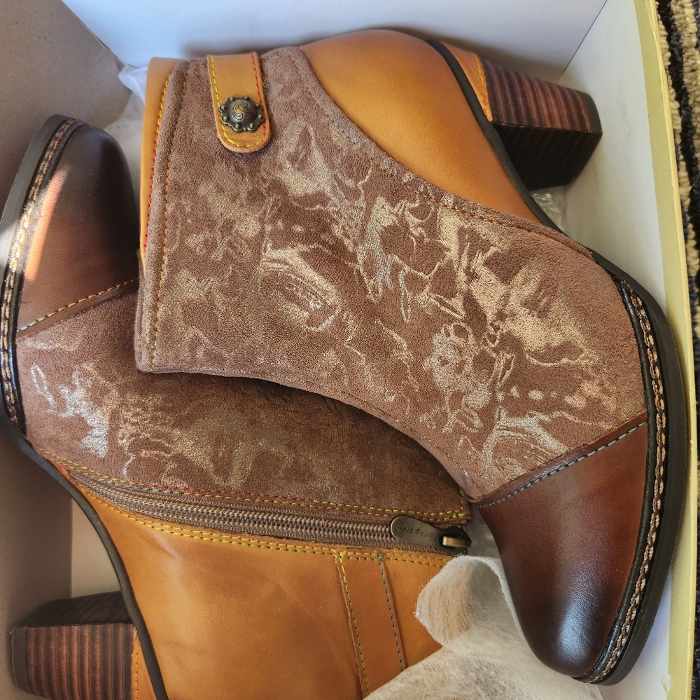 Ladies Ankle Boots By L'artiste